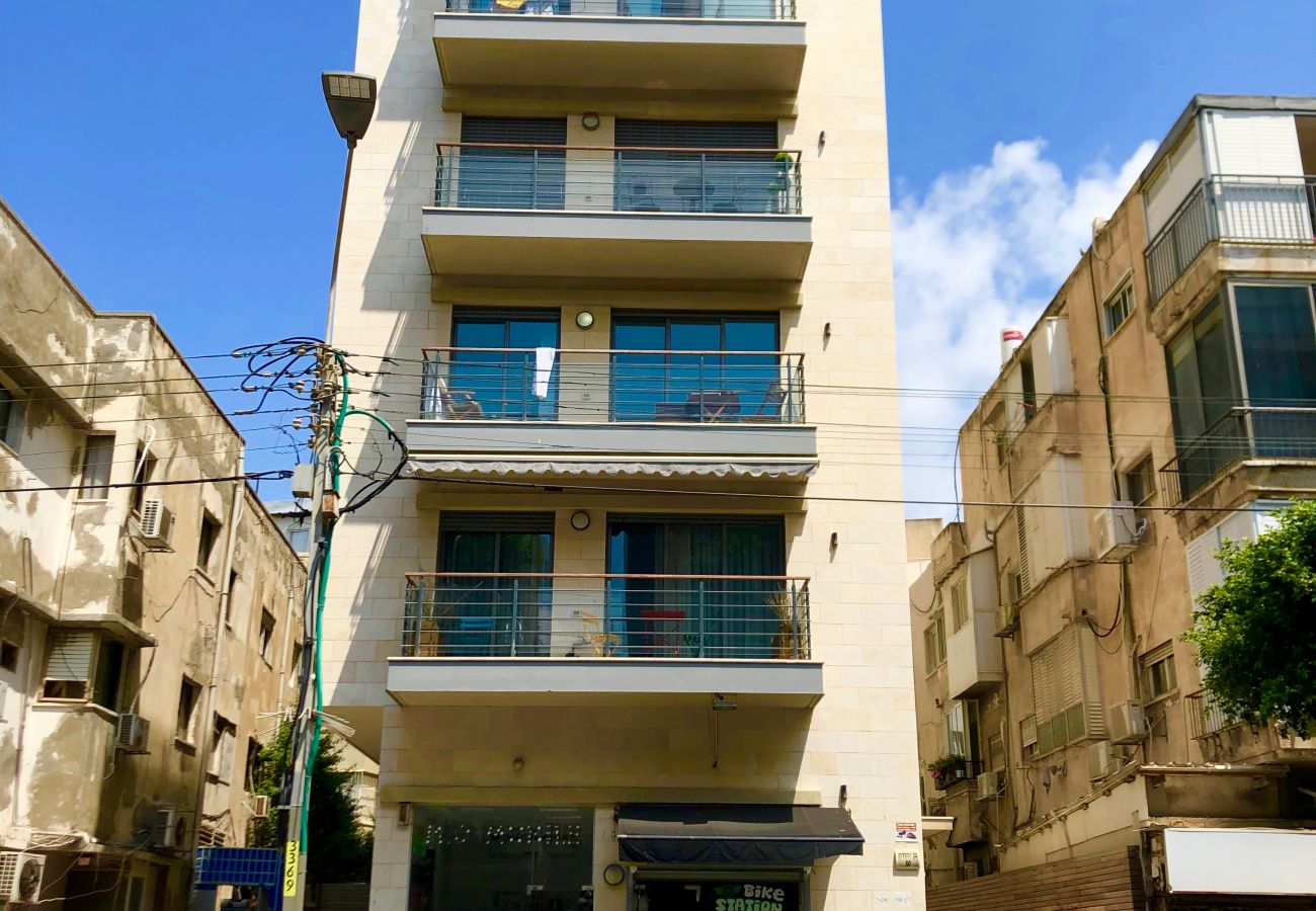 Apartamento em Tel Aviv - Jaffa - MAMAD Comfort 3BR & Balcony in City Center by FeelHome Apartamento em Tel Aviv - Jaffa - MAMAD Comfort 3BR & Balcony in City Center by FeelHome