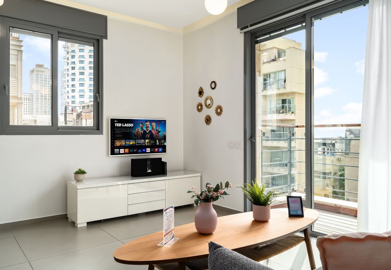 Apartamento em Tel Aviv - Jaffa - MAMAD Beach & City Center with Sea View by FeelHome Apartamento em Tel Aviv - Jaffa - MAMAD Beach & City Center with Sea View by FeelHome