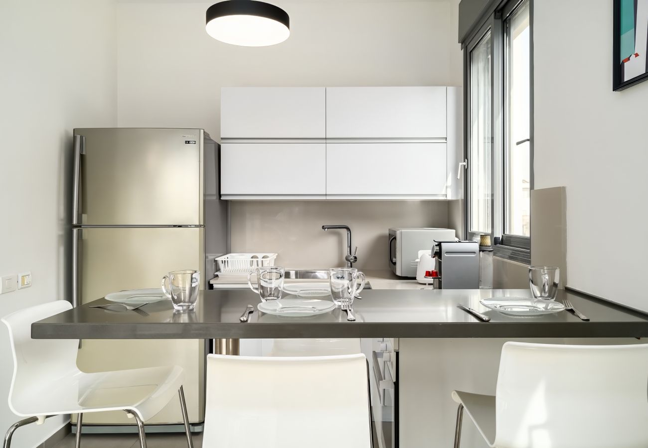 Apartamento em Tel Aviv - Jaffa - MAMAD Beach & City Center with Sea View by FeelHome Apartamento em Tel Aviv - Jaffa - MAMAD Beach & City Center with Sea View by FeelHome