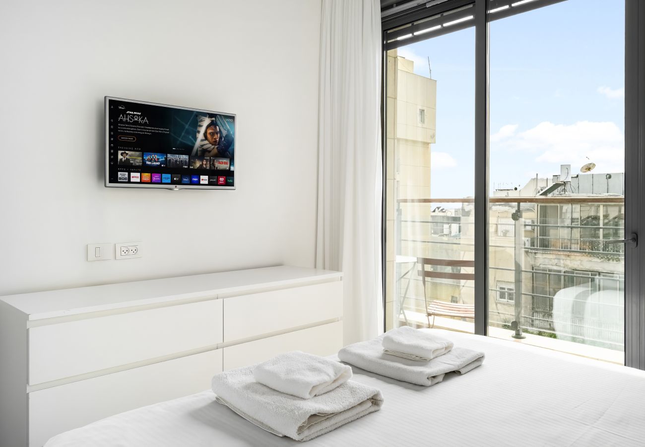 Apartamento em Tel Aviv - Jaffa - MAMAD Beach & City Center with Sea View by FeelHome Apartamento em Tel Aviv - Jaffa - MAMAD Beach & City Center with Sea View by FeelHome