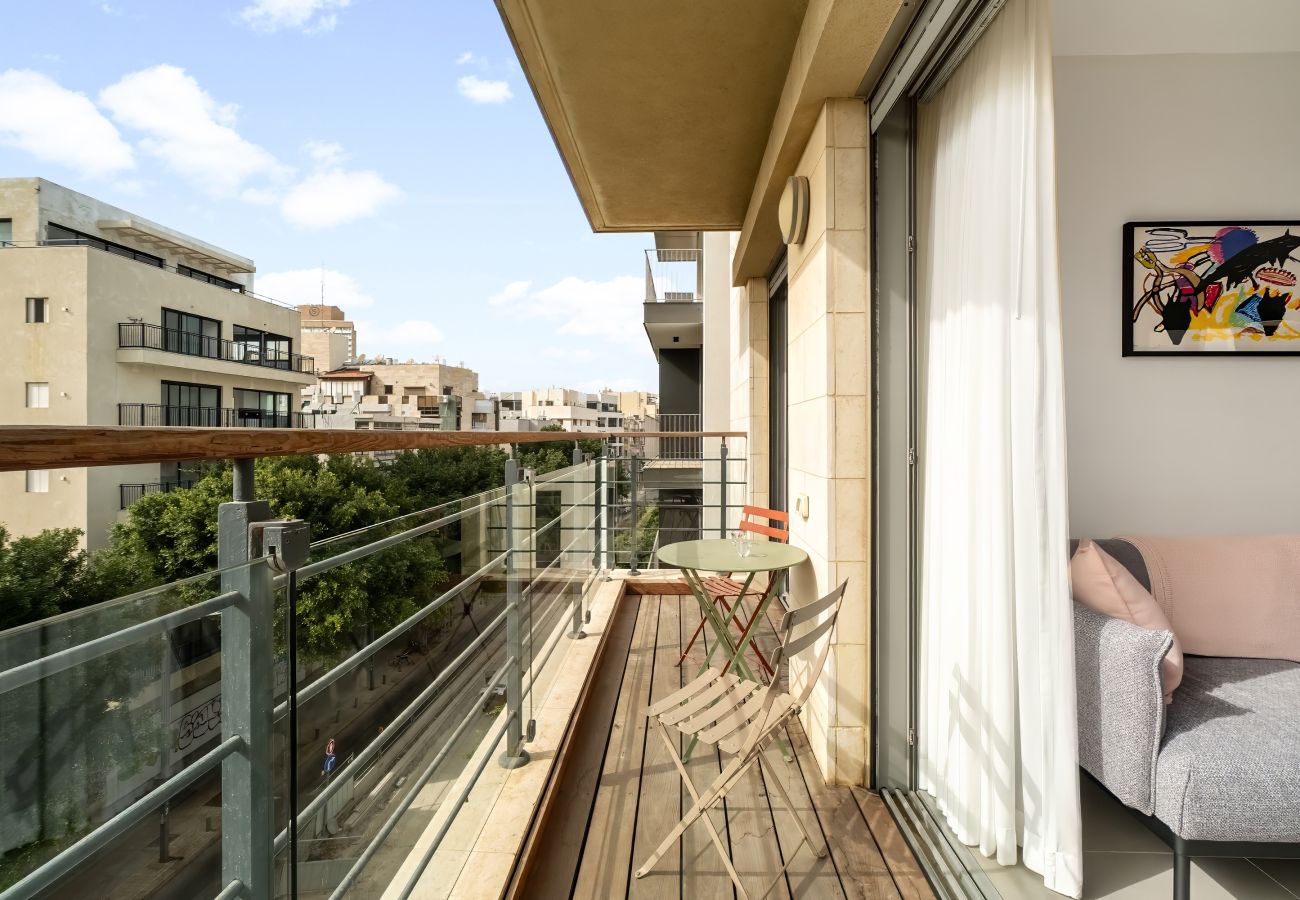 Apartamento em Tel Aviv - Jaffa - MAMAD Beach & City Center with Sea View by FeelHome Apartamento em Tel Aviv - Jaffa - MAMAD Beach & City Center with Sea View by FeelHome