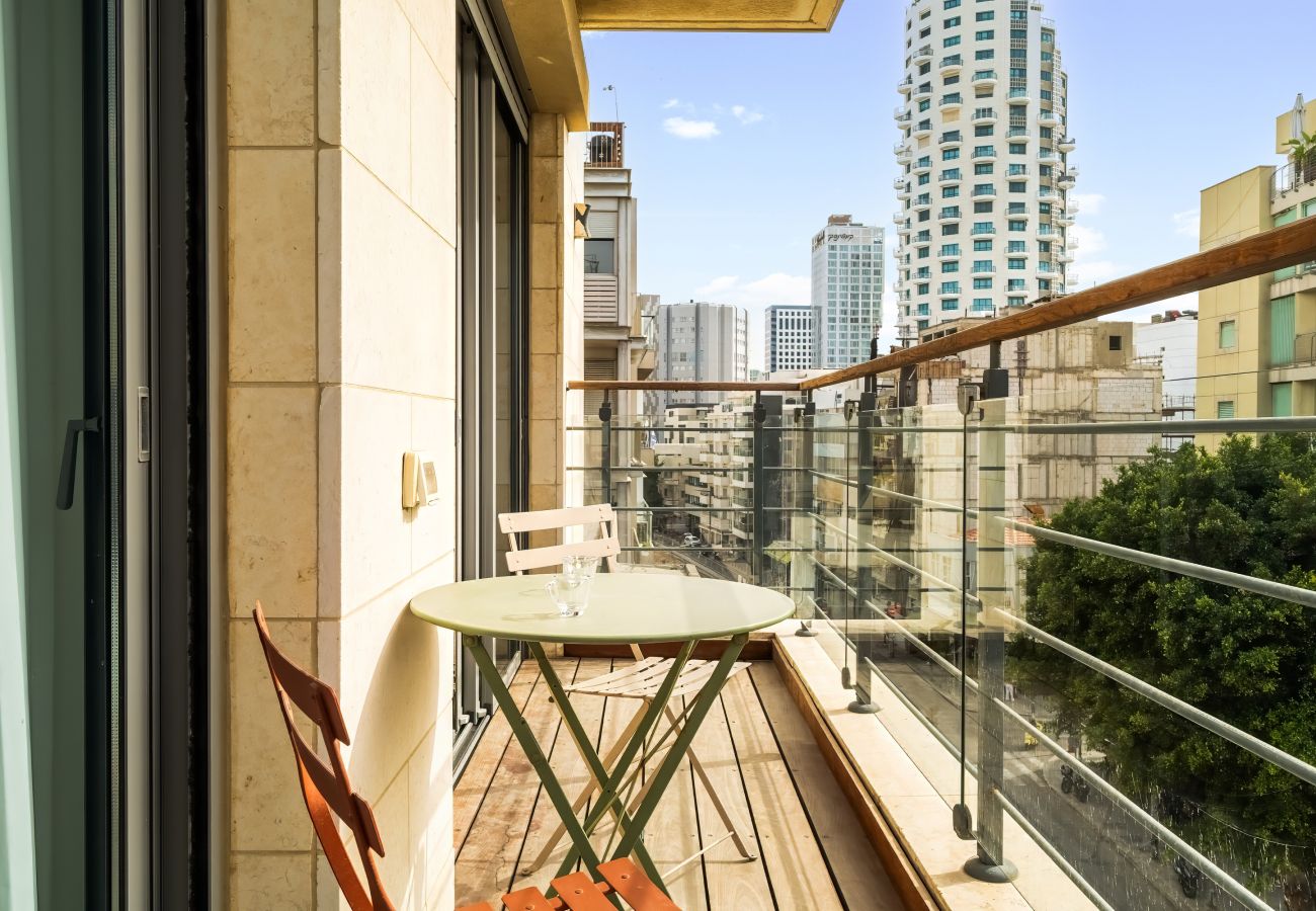 Apartamento em Tel Aviv - Jaffa - MAMAD Beach & City Center with Sea View by FeelHome Apartamento em Tel Aviv - Jaffa - MAMAD Beach & City Center with Sea View by FeelHome