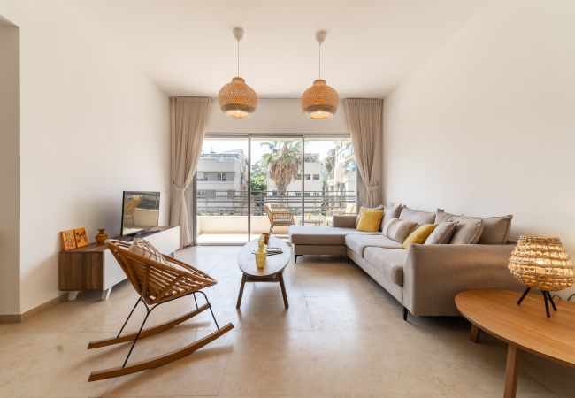 Apartamento em Tel Aviv - Jaffa - Balcony & Comfort in Old North by FeelHome