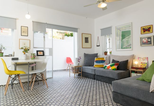 Apartamento em Tel Aviv - Jaffa - Vintage & Chic with Patio by FeelHome Apartamento em Tel Aviv - Jaffa - Vintage & Chic with Patio by FeelHome