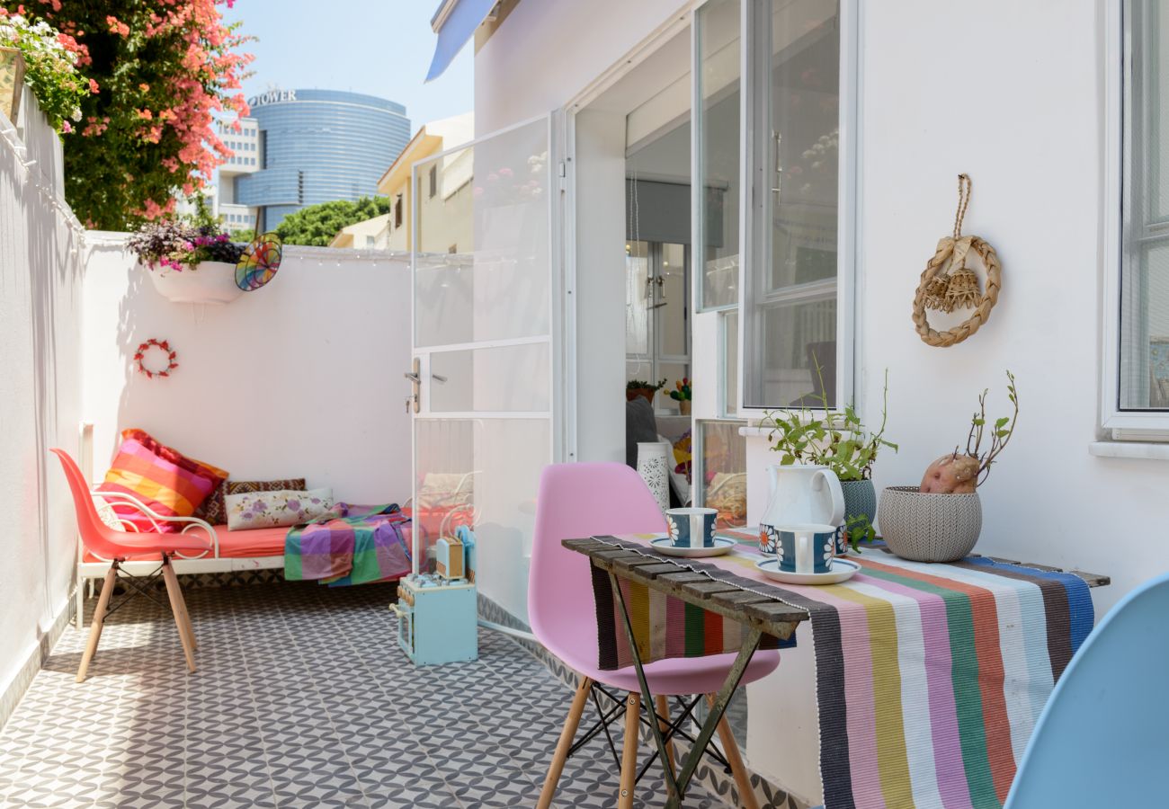 Apartamento em Tel Aviv - Jaffa - Vintage & Chic with Patio by FeelHome Apartamento em Tel Aviv - Jaffa - Vintage & Chic with Patio by FeelHome