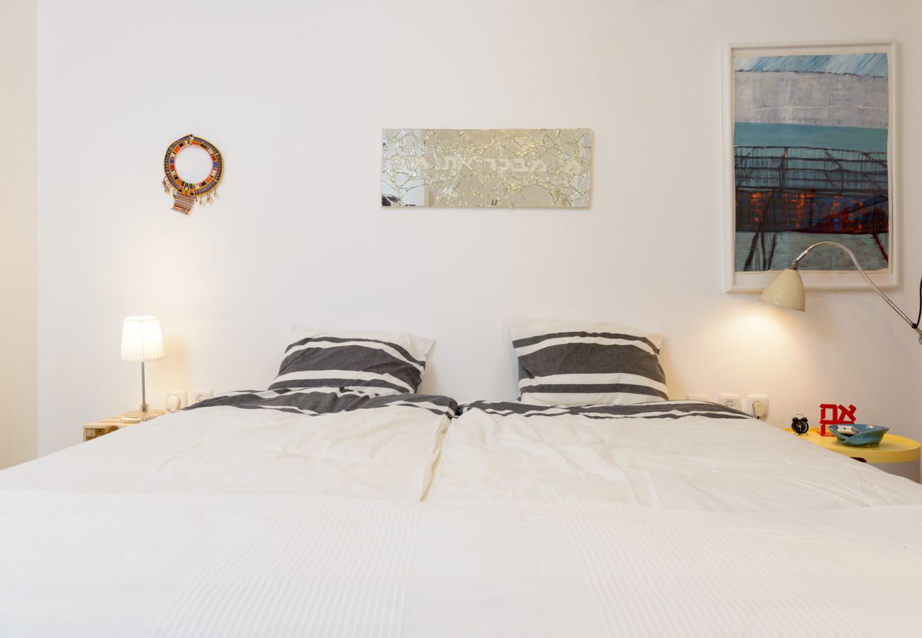 Apartamento em Tel Aviv - Jaffa - Vintage & Chic with Patio by FeelHome Apartamento em Tel Aviv - Jaffa - Vintage & Chic with Patio by FeelHome