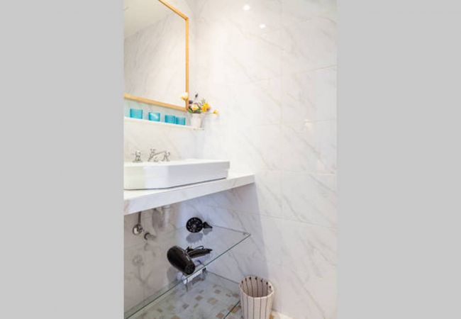 Apartamento em Tel Aviv - Jaffa - MAMAD Penthouse & XL Terrace on Dallal Square by FeelHome Apartamento em Tel Aviv - Jaffa - MAMAD Penthouse & XL Terrace on Dallal Square by FeelHome