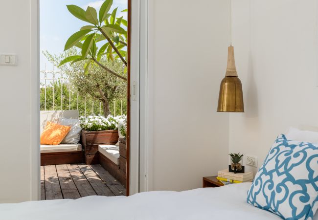 Apartamento em Tel Aviv - Jaffa - MAMAD Penthouse & XL Terrace on Dallal Square by FeelHome Apartamento em Tel Aviv - Jaffa - MAMAD Penthouse & XL Terrace on Dallal Square by FeelHome