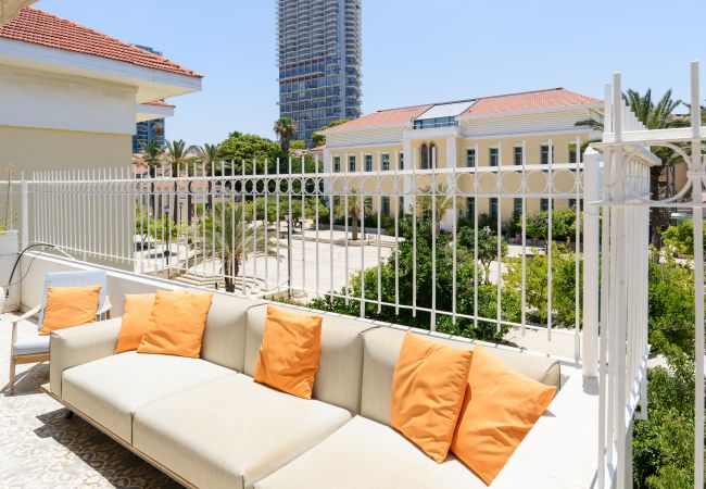 Apartamento em Tel Aviv - Jaffa - MAMAD Penthouse & XL Terrace on Dallal Square by FeelHome Apartamento em Tel Aviv - Jaffa - MAMAD Penthouse & XL Terrace on Dallal Square by FeelHome