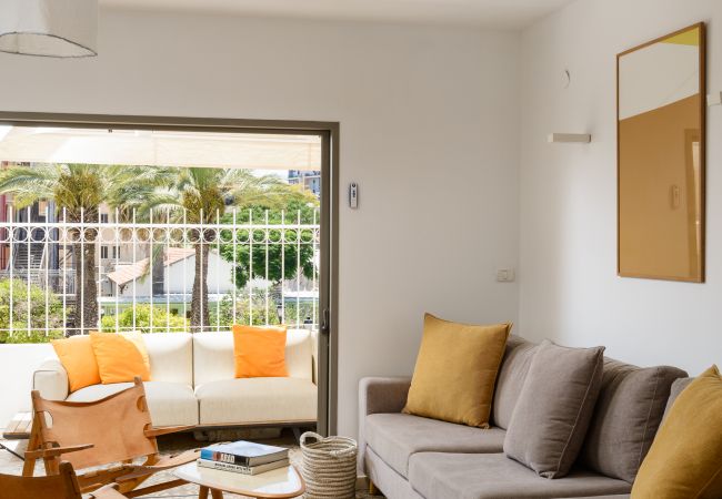 Apartamento em Tel Aviv - Jaffa - MAMAD Penthouse & XL Terrace on Dallal Square by FeelHome Apartamento em Tel Aviv - Jaffa - MAMAD Penthouse & XL Terrace on Dallal Square by FeelHome