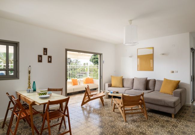 Apartamento em Tel Aviv - Jaffa - MAMAD Penthouse & XL Terrace on Dallal Square by FeelHome Apartamento em Tel Aviv - Jaffa - MAMAD Penthouse & XL Terrace on Dallal Square by FeelHome