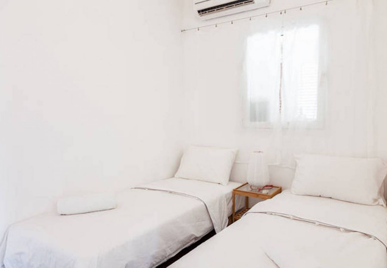 Apartamento em Tel Aviv - Jaffa - MAMAD Penthouse & XL Terrace on Dallal Square by FeelHome Apartamento em Tel Aviv - Jaffa - MAMAD Penthouse & XL Terrace on Dallal Square by FeelHome