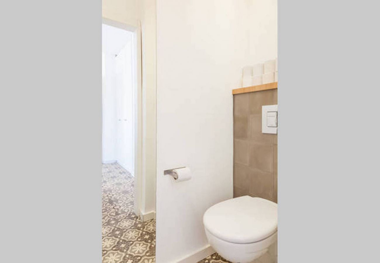 Apartamento em Tel Aviv - Jaffa - MAMAD Penthouse & XL Terrace on Dallal Square by FeelHome Apartamento em Tel Aviv - Jaffa - MAMAD Penthouse & XL Terrace on Dallal Square by FeelHome