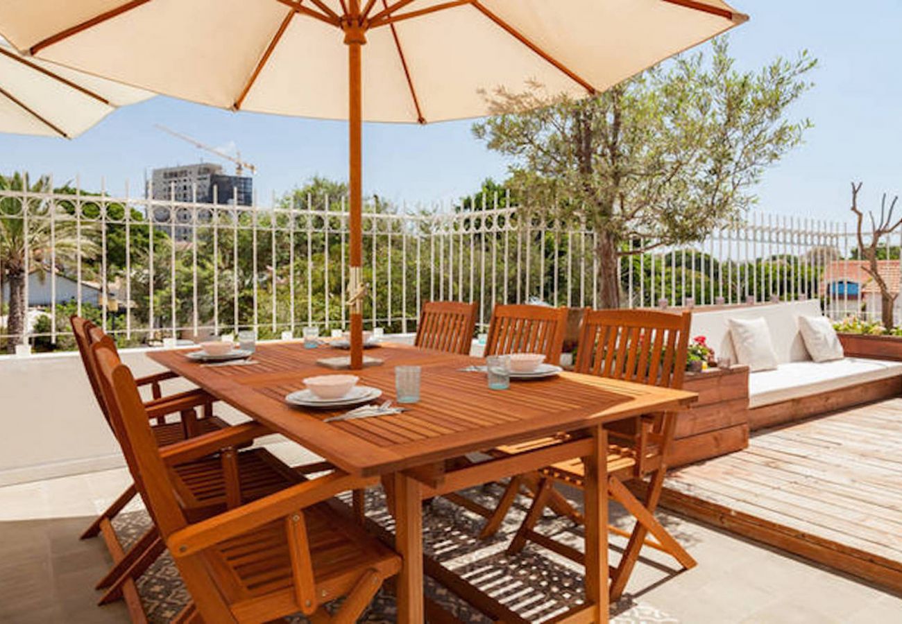 Apartamento em Tel Aviv - Jaffa - MAMAD Penthouse & XL Terrace on Dallal Square by FeelHome Apartamento em Tel Aviv - Jaffa - MAMAD Penthouse & XL Terrace on Dallal Square by FeelHome