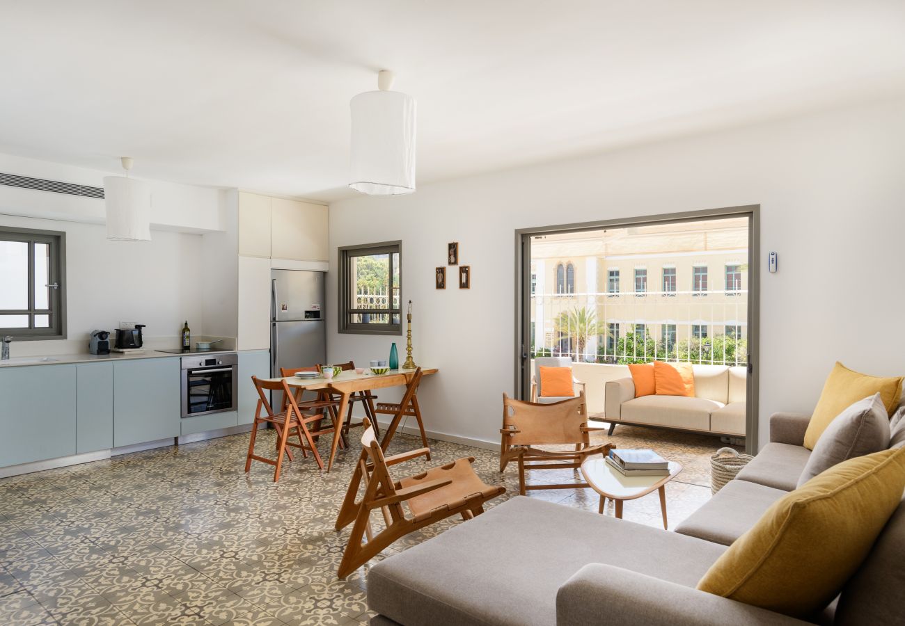 Apartamento em Tel Aviv - Jaffa - MAMAD Penthouse & XL Terrace on Dallal Square by FeelHome Apartamento em Tel Aviv - Jaffa - MAMAD Penthouse & XL Terrace on Dallal Square by FeelHome