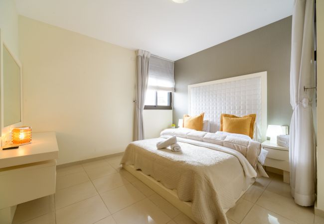 Apartamento em Tel Aviv - Jaffa - MAMAD Upscale Family Home with Balcony, Parking next to Beach by FeelHome Apartamento em Tel Aviv - Jaffa - MAMAD Upscale Family Home with Balcony, Parking next to Beach by FeelHome