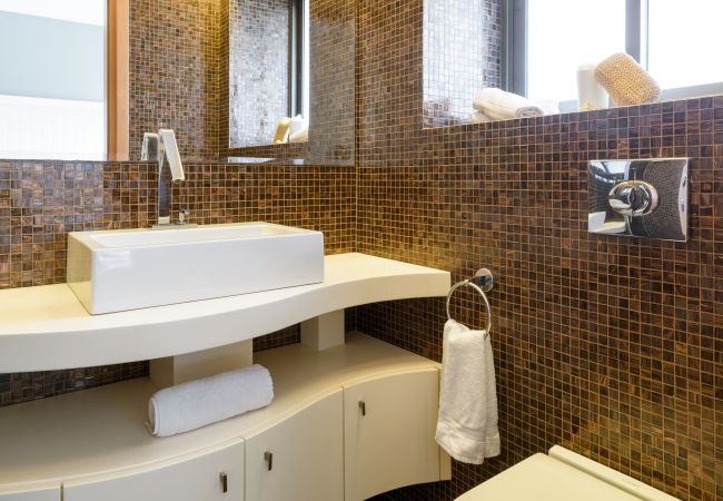 Apartamento em Tel Aviv - Jaffa - MAMAD Upscale Family Home with Balcony, Parking next to Beach by FeelHome Apartamento em Tel Aviv - Jaffa - MAMAD Upscale Family Home with Balcony, Parking next to Beach by FeelHome