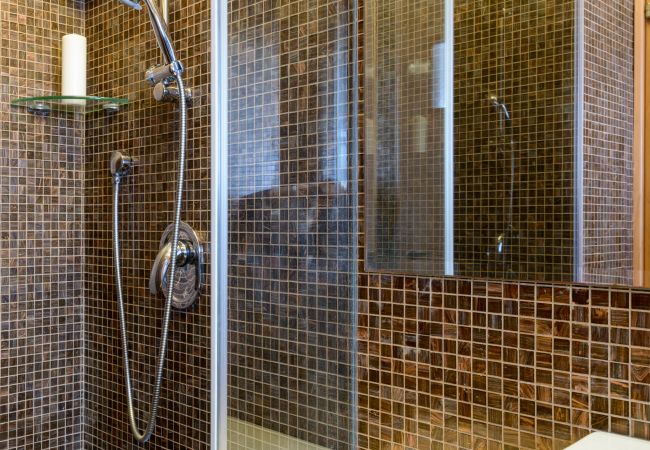 Apartamento em Tel Aviv - Jaffa - MAMAD Upscale Family Home with Balcony, Parking next to Beach by FeelHome Apartamento em Tel Aviv - Jaffa - MAMAD Upscale Family Home with Balcony, Parking next to Beach by FeelHome