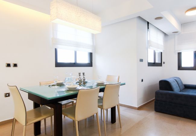 Apartamento em Tel Aviv - Jaffa - MAMAD Upscale Family Home with Balcony, Parking next to Beach by FeelHome Apartamento em Tel Aviv - Jaffa - MAMAD Upscale Family Home with Balcony, Parking next to Beach by FeelHome
