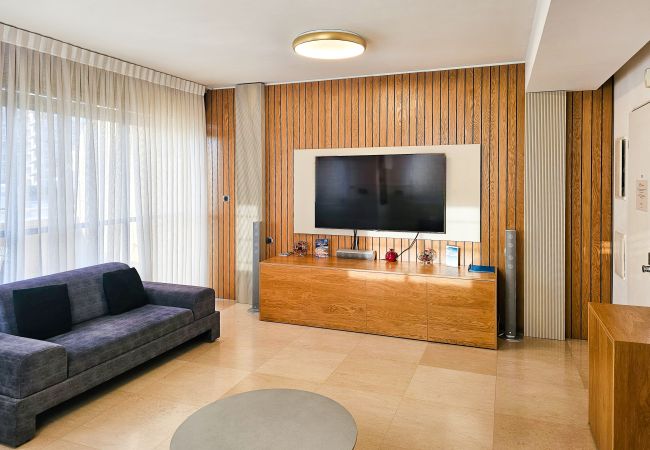 Apartamento em Tel Aviv - Jaffa - MAMAD Upscale Family Home with Balcony, Parking next to Beach by FeelHome Apartamento em Tel Aviv - Jaffa - MAMAD Upscale Family Home with Balcony, Parking next to Beach by FeelHome