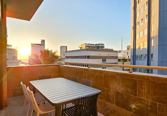 Apartamento em Tel Aviv - Jaffa - MAMAD Upscale Family Home with Balcony, Parking next to Beach by FeelHome Apartamento em Tel Aviv - Jaffa - MAMAD Upscale Family Home with Balcony, Parking next to Beach by FeelHome