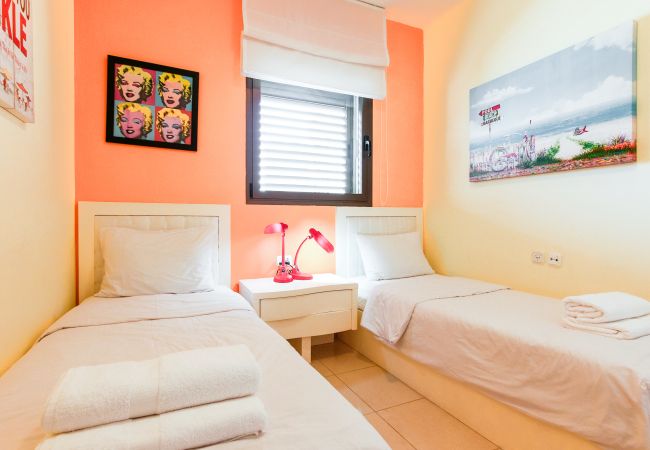 Apartamento em Tel Aviv - Jaffa - MAMAD Upscale Family Home with Balcony, Parking next to Beach by FeelHome Apartamento em Tel Aviv - Jaffa - MAMAD Upscale Family Home with Balcony, Parking next to Beach by FeelHome