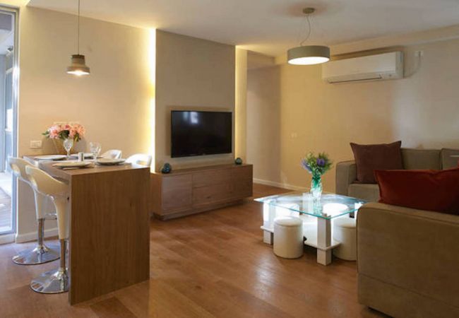 Apartamento em Jerusalem - MAMAD Quiet with Terrasse in City Center by FeelHome Apartamento em Jerusalem - MAMAD Quiet with Terrasse in City Center by FeelHome