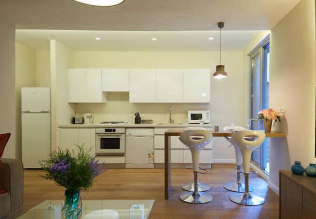 Apartamento em Jerusalem - MAMAD Quiet with Terrasse in City Center by FeelHome Apartamento em Jerusalem - MAMAD Quiet with Terrasse in City Center by FeelHome