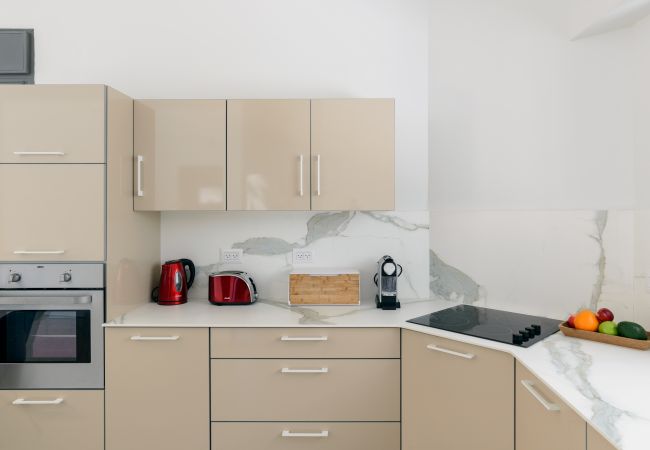 Apartamento em Tel Aviv - Jaffa - MAMAD Elegant Duplex with XL Patio by FeelHome Apartamento em Tel Aviv - Jaffa - MAMAD Elegant Duplex with XL Patio by FeelHome