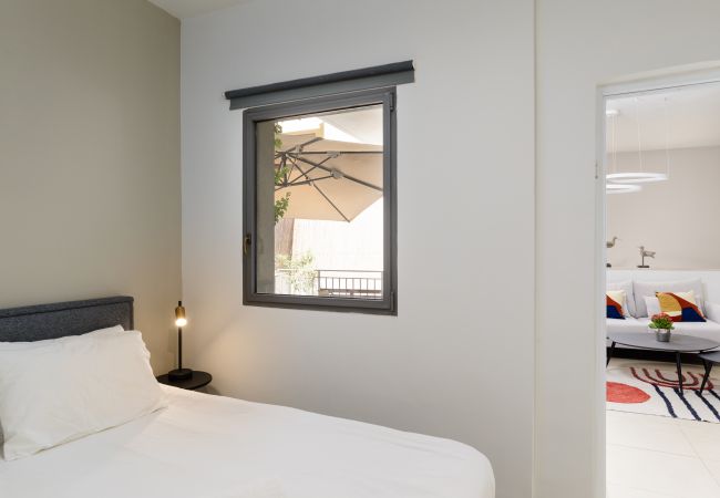 Apartamento em Tel Aviv - Jaffa - MAMAD Elegant Duplex with XL Patio by FeelHome Apartamento em Tel Aviv - Jaffa - MAMAD Elegant Duplex with XL Patio by FeelHome