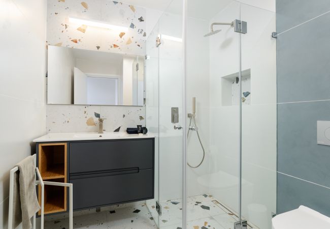 Apartamento em Tel Aviv - Jaffa - MAMAD Elegant Duplex with XL Patio by FeelHome Apartamento em Tel Aviv - Jaffa - MAMAD Elegant Duplex with XL Patio by FeelHome