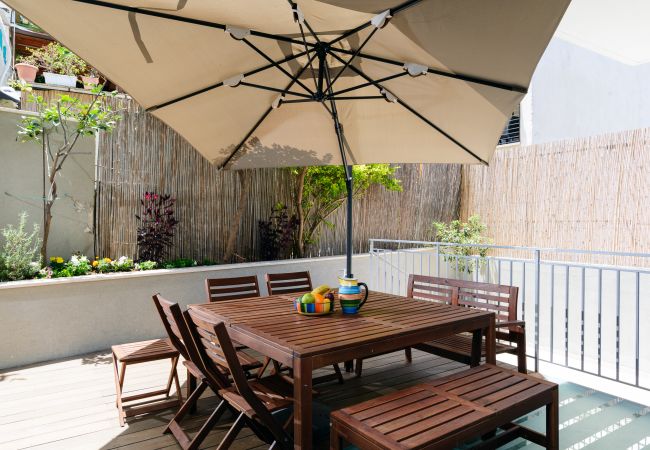 Apartamento em Tel Aviv - Jaffa - MAMAD Elegant Duplex with XL Patio by FeelHome Apartamento em Tel Aviv - Jaffa - MAMAD Elegant Duplex with XL Patio by FeelHome