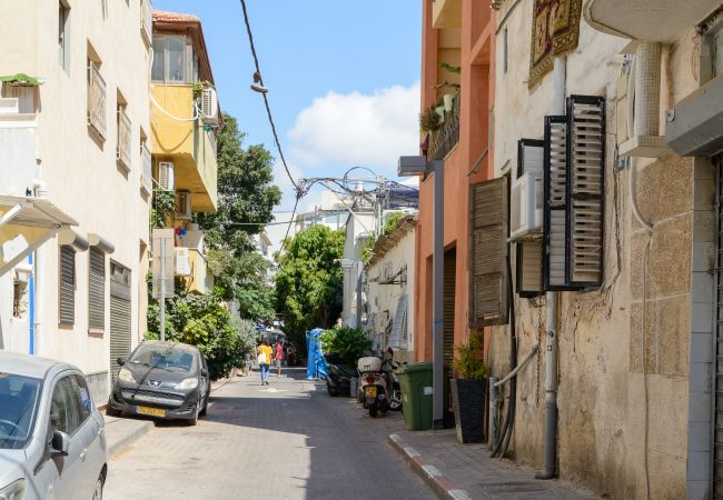 Apartamento em Tel Aviv - Jaffa - MAMAD Elegant Duplex with XL Patio by FeelHome Apartamento em Tel Aviv - Jaffa - MAMAD Elegant Duplex with XL Patio by FeelHome