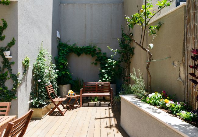 Apartamento em Tel Aviv - Jaffa - MAMAD Elegant Duplex with XL Patio by FeelHome Apartamento em Tel Aviv - Jaffa - MAMAD Elegant Duplex with XL Patio by FeelHome