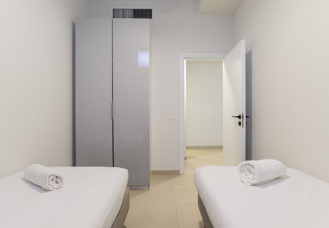 Apartamento em Tel Aviv - Jaffa - MAMAD Elegant Duplex with XL Patio by FeelHome Apartamento em Tel Aviv - Jaffa - MAMAD Elegant Duplex with XL Patio by FeelHome