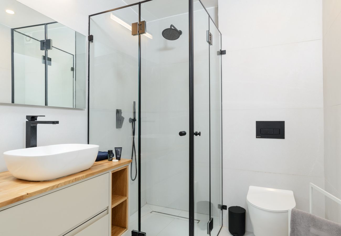 Apartamento em Tel Aviv - Jaffa - MAMAD Elegant Duplex with XL Patio by FeelHome Apartamento em Tel Aviv - Jaffa - MAMAD Elegant Duplex with XL Patio by FeelHome