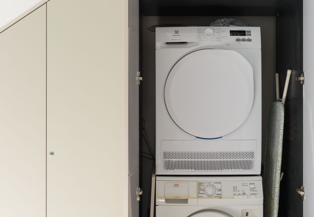 Apartamento em Tel Aviv - Jaffa - MAMAD Elegant Duplex with XL Patio by FeelHome Apartamento em Tel Aviv - Jaffa - MAMAD Elegant Duplex with XL Patio by FeelHome