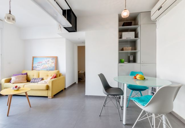 Apartamento em Tel Aviv - Jaffa - Bright 2BR in Hype Neighborhood by FeelHome Apartamento em Tel Aviv - Jaffa - Bright 2BR in Hype Neighborhood by FeelHome