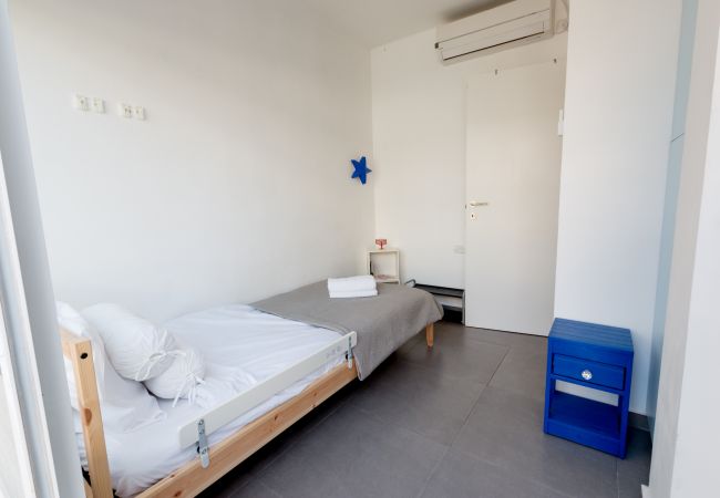 Apartamento em Tel Aviv - Jaffa - Bright 2BR in Hype Neighborhood by FeelHome Apartamento em Tel Aviv - Jaffa - Bright 2BR in Hype Neighborhood by FeelHome