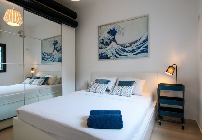 Apartamento em Tel Aviv - Jaffa - MAMAD Trendy Apt & Balcony on Sheinkin Street by FeelHome Apartamento em Tel Aviv - Jaffa - MAMAD Trendy Apt & Balcony on Sheinkin Street by FeelHome