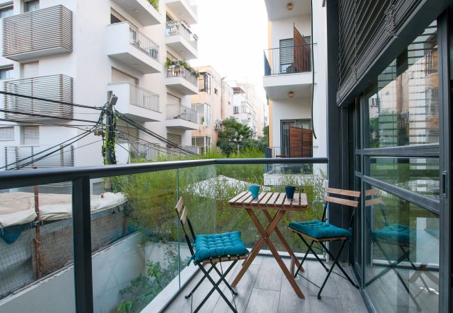 Apartamento em Tel Aviv - Jaffa - MAMAD Trendy Apt & Balcony on Sheinkin Street by FeelHome Apartamento em Tel Aviv - Jaffa - MAMAD Trendy Apt & Balcony on Sheinkin Street by FeelHome
