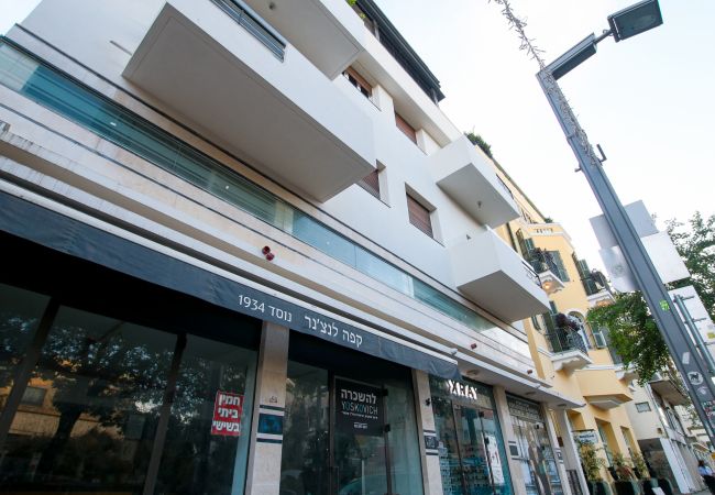 Apartamento em Tel Aviv - Jaffa - MAMAD Trendy Apt & Balcony on Sheinkin Street by FeelHome Apartamento em Tel Aviv - Jaffa - MAMAD Trendy Apt & Balcony on Sheinkin Street by FeelHome