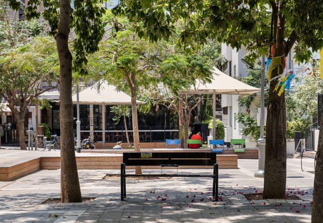 Apartamento em Tel Aviv - Jaffa - MAMAD Trendy Apt & Balcony on Sheinkin Street by FeelHome Apartamento em Tel Aviv - Jaffa - MAMAD Trendy Apt & Balcony on Sheinkin Street by FeelHome