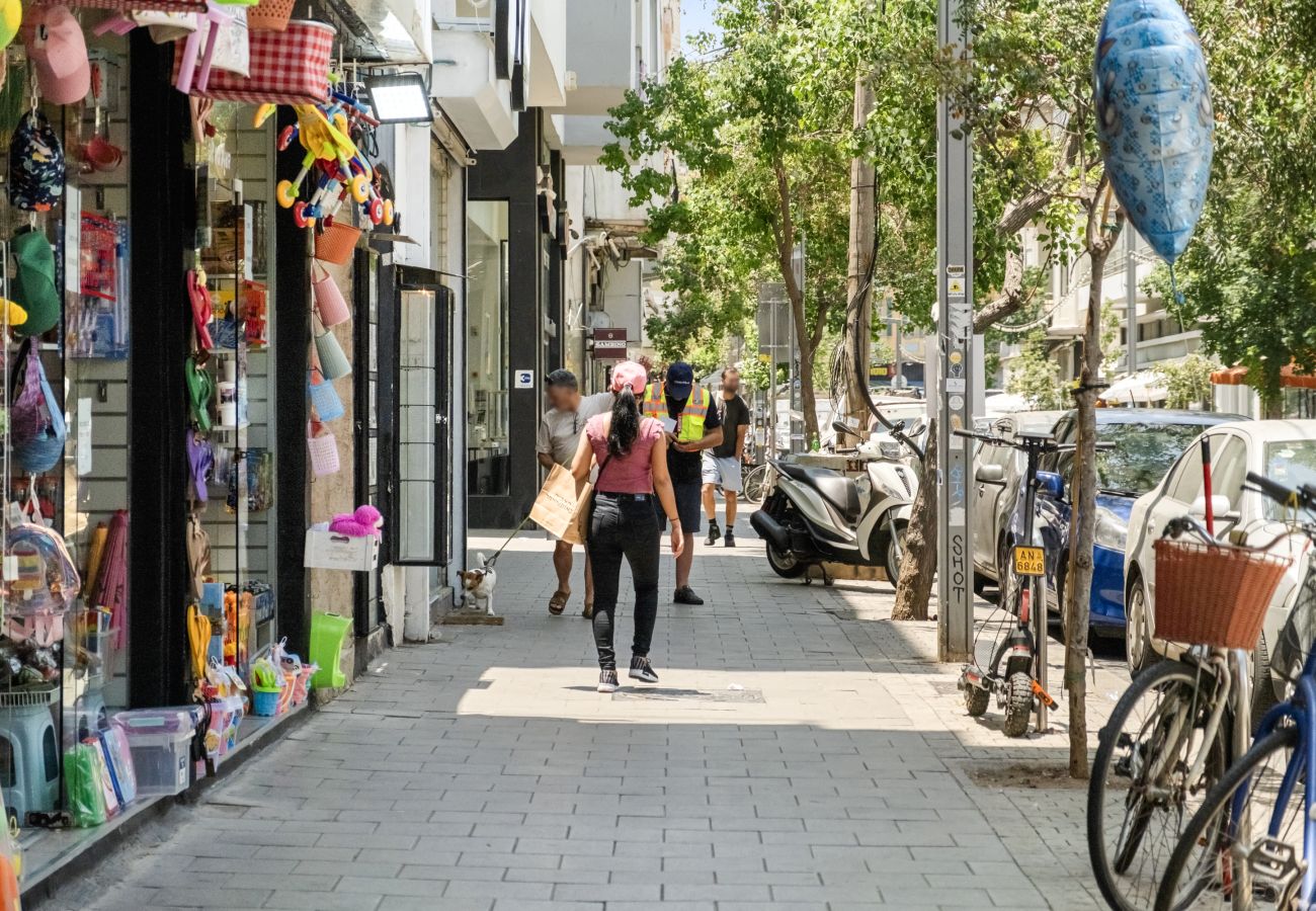 Apartamento em Tel Aviv - Jaffa - MAMAD Trendy Apt & Balcony on Sheinkin Street by FeelHome Apartamento em Tel Aviv - Jaffa - MAMAD Trendy Apt & Balcony on Sheinkin Street by FeelHome