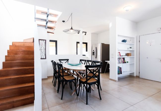 Apartamento em Tel Aviv - Jaffa - MIKLAT 4BR Chic Duplex Penthouse with Terrace by FeelHome Apartamento em Tel Aviv - Jaffa - MIKLAT 4BR Chic Duplex Penthouse with Terrace by FeelHome