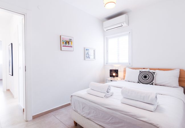 Apartamento em Tel Aviv - Jaffa - MIKLAT 4BR Chic Duplex Penthouse with Terrace by FeelHome Apartamento em Tel Aviv - Jaffa - MIKLAT 4BR Chic Duplex Penthouse with Terrace by FeelHome