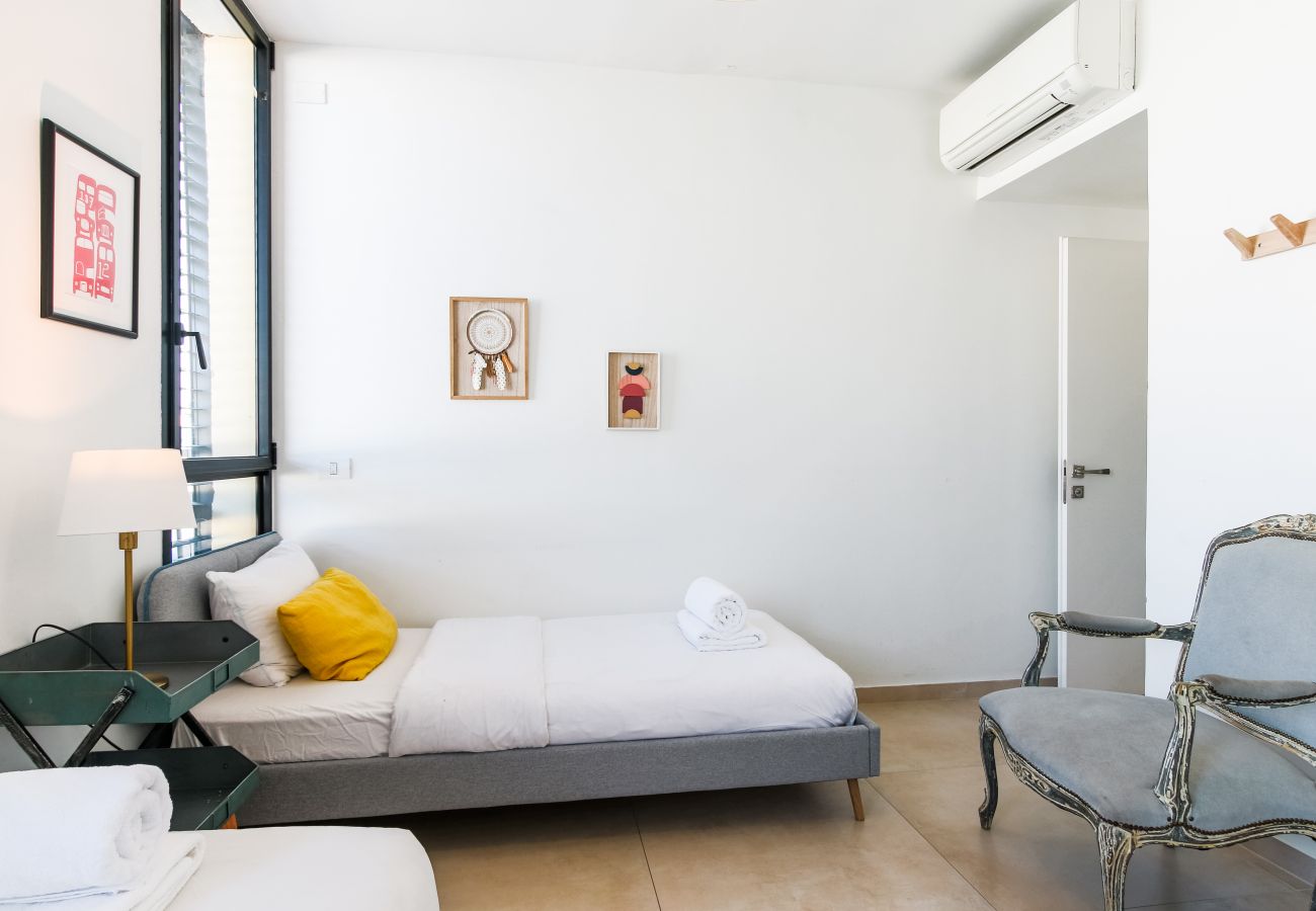 Apartamento em Tel Aviv - Jaffa - MIKLAT 4BR Chic Duplex Penthouse with Terrace by FeelHome Apartamento em Tel Aviv - Jaffa - MIKLAT 4BR Chic Duplex Penthouse with Terrace by FeelHome