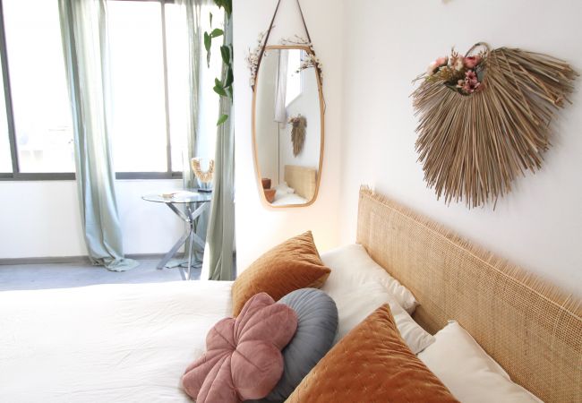 Apartamento em Tel Aviv - Jaffa - Design & Balcony in City Center by FeelHome Apartamento em Tel Aviv - Jaffa - Design & Balcony in City Center by FeelHome