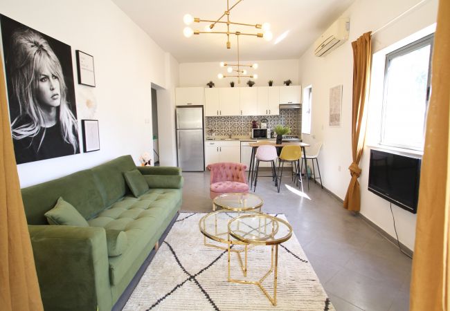 Apartamento em Tel Aviv - Jaffa - Design & Balcony in City Center by FeelHome Apartamento em Tel Aviv - Jaffa - Design & Balcony in City Center by FeelHome