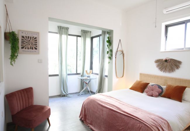 Apartamento em Tel Aviv - Jaffa - Design & Balcony in City Center by FeelHome Apartamento em Tel Aviv - Jaffa - Design & Balcony in City Center by FeelHome